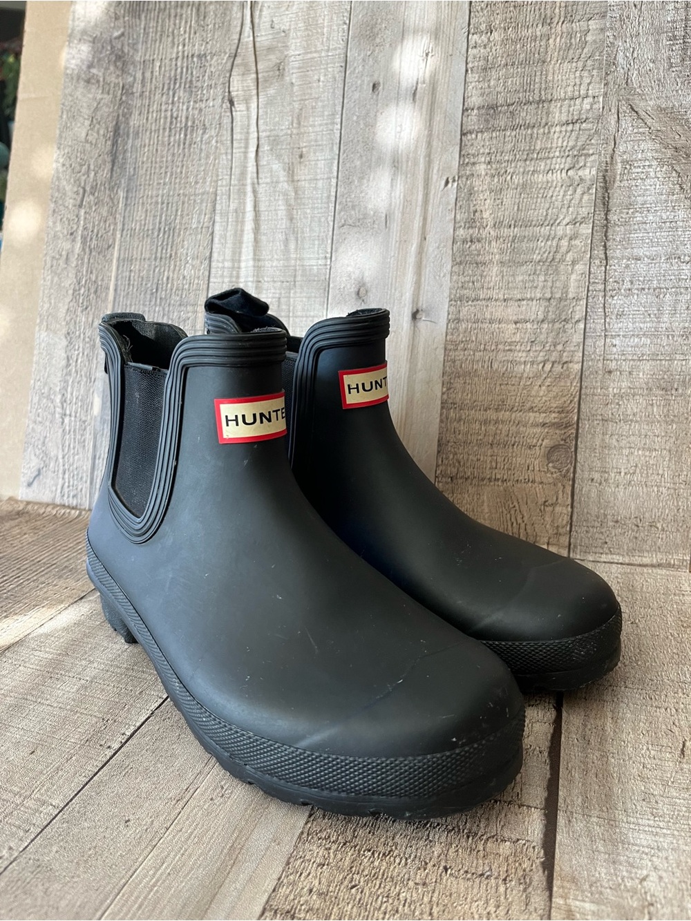 Hunter Black Chelsea Short Rain Boots Women’s size 6